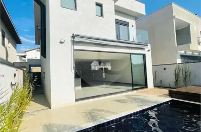 Casa em condomínio fechado com 3 quartos à venda na rua sabiá, 133, suru, santana de parnaíba, 203 m2 por r$ 2.490.000