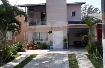Casa em condomínio fechado com 4 quartos à venda na rua sabiá, 973, suru, santana de parnaíba, 200 m2 por r$ 1.300.000