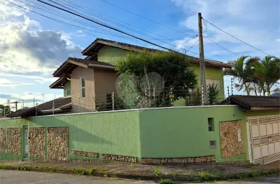 Casa com 3 quartos à venda na rua prefeito josé de souza boigi, 74, vila lavínia, mogi das cruzes, 213 m2 por r$ 900.000