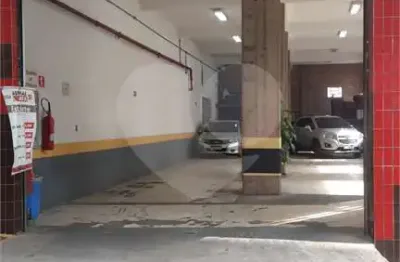 Apartamento para alugar na praça carlos gomes, 42, centro, são paulo, 179 m2 por r$ 5.500