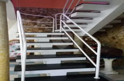 Casa com 4 quartos à venda na rua aliomar baleeiro, 410, alves dias, são bernardo do campo, 341 m2 por r$ 950.000