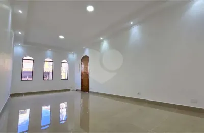 Casa com 3 quartos à venda na Rua Waltrudes Correa, 301, Parque São Domingos, São Paulo, 231 m2 por R$ 1.270.000