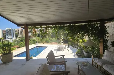 Casa com 3 quartos à venda na Rua Pio IV, 219, Jardim Vitoria Regia, São Paulo, 328 m2 por R$ 4.800.000