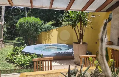 Casa com 3 quartos à venda na alameda clio, 1, condomínio iolanda, taboão da serra, 350 m2 por r$ 2.577.000