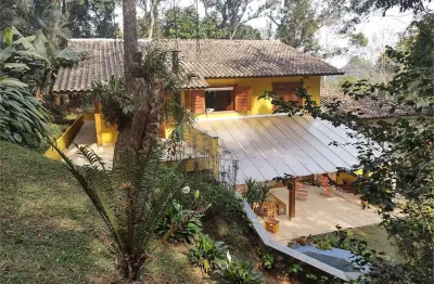 Casa com 3 quartos à venda na alameda clio, 1, condomínio iolanda, taboão da serra, 350 m2 por r$ 2.577.000