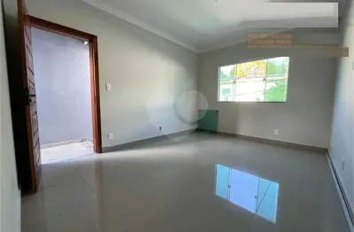 Casa com 3 quartos à venda na rua benedito nunes vieira, 59, jardim santa terezinha, taboão da serra, 117 m2 por r$ 760.000