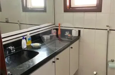 Casa em condomínio fechado com 4 quartos à venda na alameda das margaridas, 104, alphaville, santana de parnaíba, 326 m2 por r$ 2.298.000