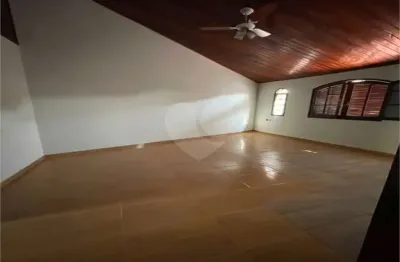 Casa com 3 quartos à venda na rua josé de almeida castro, 61, jardim mangalot, são paulo, 138 m2 por r$ 595.000