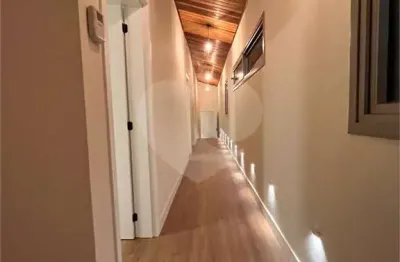 Casa em condomínio fechado com 4 quartos à venda na alameda curitiba, 1, alphaville, santana de parnaíba, 363 m2 por r$ 3.950.000