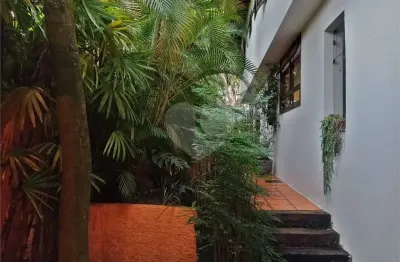 Casa com 4 quartos à venda na rua comissário gastão moutinho, 170, morumbi, são paulo, 300 m2 por r$ 2.200.000