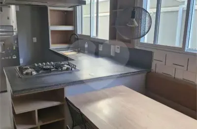 Casa em condomínio fechado com 3 quartos à venda na alameda jundiaí, 19, alphaville, santana de parnaíba, 300 m2 por r$ 2.800.000