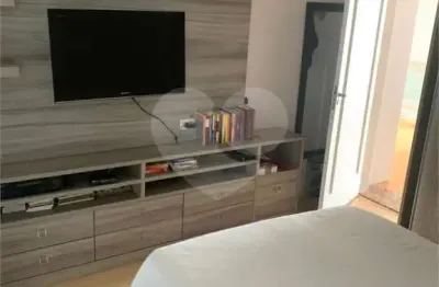 Casa com 4 quartos à venda na alameda das margaridas, 42, alphaville, santana de parnaíba, 420 m2 por r$ 2.400.000