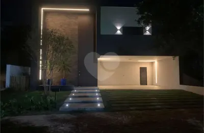 Casa em condomínio fechado com 4 quartos à venda na alameda indus, 50, alphaville, santana de parnaíba, 399 m2 por r$ 4.985.000