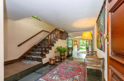 Casa em condomínio fechado com 6 quartos à venda na rua tanger, 28, parque silvino pereira, cotia, 721 m2 por r$ 5.400.000