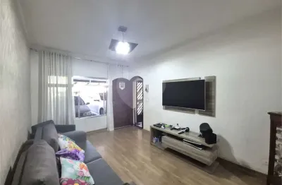 Casa com 2 quartos à venda na Rua Santa Maria do Cambuca, 360, Vila Tolstoi, São Paulo, 200 m2 por R$ 670.000