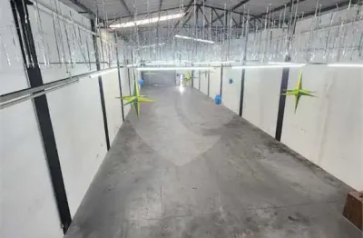 Barracão / Galpão / Depósito para alugar na Rua Maria Helena, 335, Centro, Carapicuíba, 500 m2 por R$ 14.000