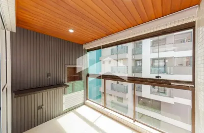 Apartamento com 95 m², 3 quartos sendo 1 suíte para alugar no bairro bacacheri.