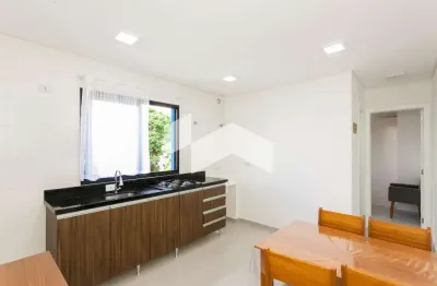 Apartamento com 28 m², 1 quarto para alugar no bairro cajuru.