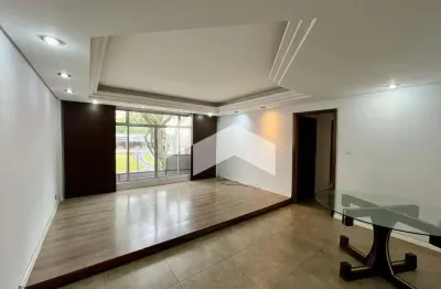 Apartamento com 111 m², 3 quartos sendo 1 suíte para alugar no bairro água verde.