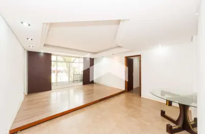 Apartamento com 111 m², 3 quartos sendo 1 suíte para alugar no bairro água verde.