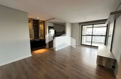 Apartamento Amplo com 2 Dormitórios (1 Suíte) | Sacada Gourmet Fechada