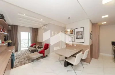 Apartamento com 60 m², 2 quartos sendo 1 suíte para alugar no bairro Centro.