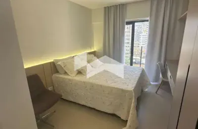 Apartamento com 30 m², 1 quarto para alugar no bairro Centro.