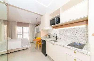 Studio mobiliado por arquiteta | Água Verde | Condomínio Clube