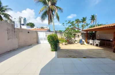Sobrado 5 dorms., 250mts da praia, região da brunella