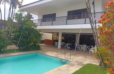 Casa 5 suítes, piscina, 5 vagas, 200mts praia enseada