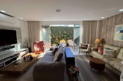 Casa em cond. fechado, 3 dorms., lazer, 4 vagas, 200mts praia