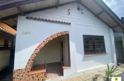 Casa comercial para alugar na rua tubarão, 153, américa, joinville por r$ 3.200