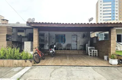 Vende-se casa com 3 quartos, área gourmet com churrasqueira e 2 vagas de garagens no condomínio mais viver alagoinhas