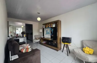 Vende-se casa com 2 quartos e 2 vagas de garagens no condomínio mais viver alagoinhas