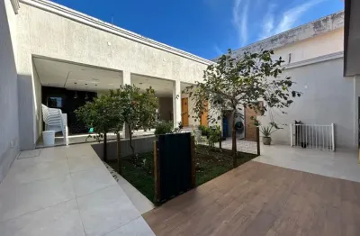 Casa 04 quartos, 03 suites , area gourmet e 02 vagas de garagem no caiçara