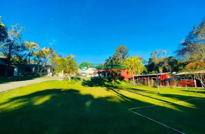 Casa em condomínio fechado com 4 quartos à venda na estrada das quaresmeiras, 141, chácara rincão, cotia por r$ 1.200.000