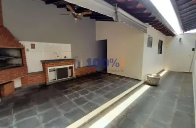 Casa com 3 quartos à venda na nabor de moraes, 426, jardim botânico, jaguariúna, 200 m2 por r$ 590.000