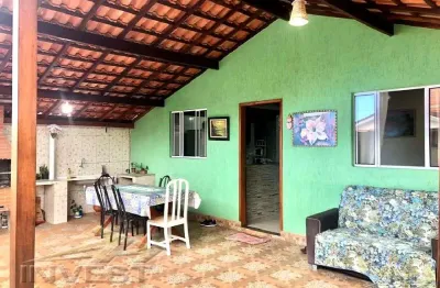 Ubatuba, taquaral- casa geminada com 02 quatos sendo 01 suite.