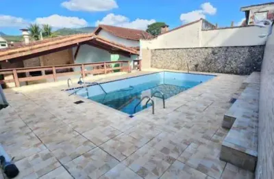 Ubatuba - silop.   linda casa c/ piscina em excelente localização no centro de ubatuba