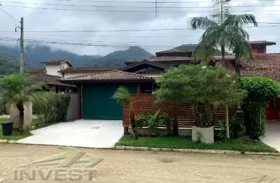 Ubatuba, vila verde -  belíssima casa  com área de lazer - portaria 24 horas