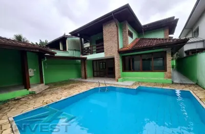 Ubatuba, parque vivamar - casa sobrado com 05 dormitorios e piscina