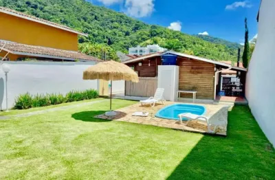 Ubatuba, toninhas - linda casa com 3 dormitórios, piscina e área gourmet a 350mts da praia