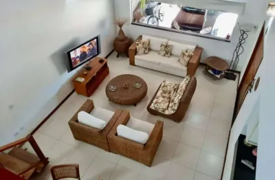 Ubatuba, toninhas - belíssima casa com piscina, 4 suítes a 350mts da praia!
