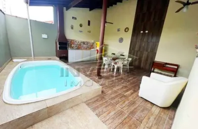 Ubatuba, estufa 2 - linda casa em meio lote 6,5x30, com 02 dormitórios sendo 01 suíte, sala ampla, e ótima área de lazer