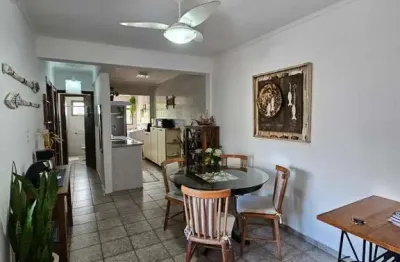 Ubatuba, centro- apartamento de 2 dormitórios, sendo 1 suíte, na região central!