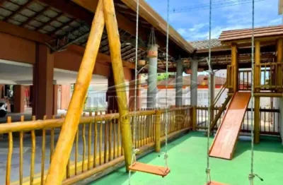 Ubatuba, centro - apto com 52m2, bem localizado, sendo 2 dormitórios sendo 01 suíte, sala e cozinha integrada e lazer.