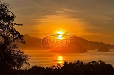 Ubatuba - paraíso particular na praia do felix - casa com 3 suítes, costeira com estilo colonial com 3 lotes sem vizinhos próximos