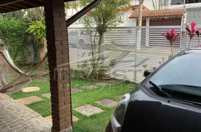 Ubatuba, itaguá - aconchegante residência estilo rustica, em local tranquilo, próximo ao comercio e orla da praia.