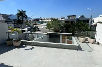 Linda casa a venda em um dos melhores condomínio do recreio dos bandeirantes riviera