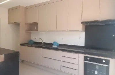 Casa térrea nova com 3 suítes - condomínio pitagueiras - pereira alvim